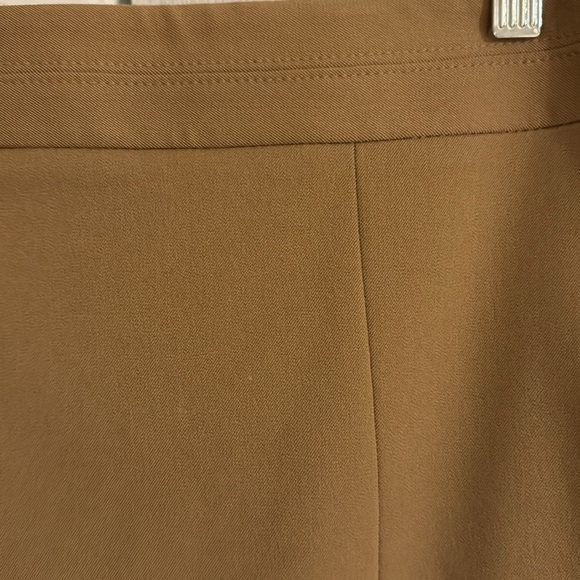 NWT Express dark khaki/tan mini skirt, back zip, machine washable size 6 - Picture 2 of 5
